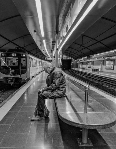 Escena cotidiana en el metro de Barcelona